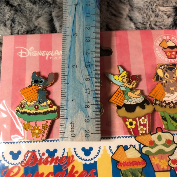 New Disney Parks Cupcake pins Booster set - Picture 8 of 8